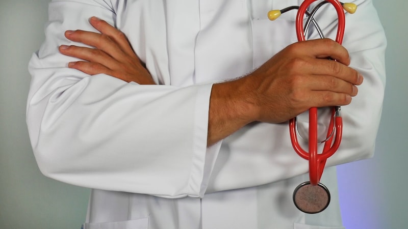 Charcot-Marie-Tooth Disease (CMT): Causes, Symptoms, and Treatment
